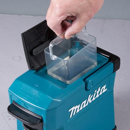Cafeteira a Bateria 18V LXT ou 12V CXT DCM501Z Makita