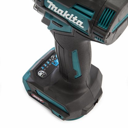 Chave de Impacto a Bateria Com Encaixe de 1/2 40V XGT TW004GZ Makita